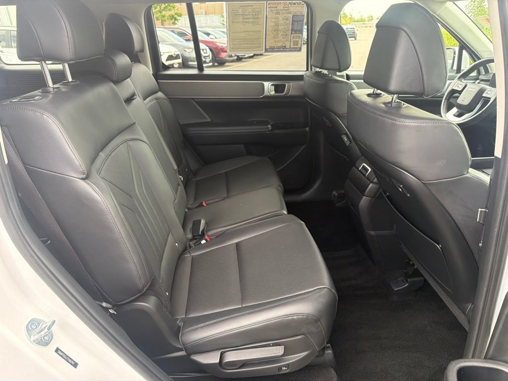 Used 2026 Hyundai Santa Fe SEL AWD/4WD image 13