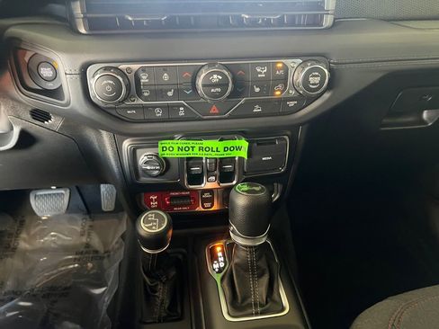 New 2025 Jeep Wrangler Unlimited Rubicon w/ Steel Bumper Group image 15