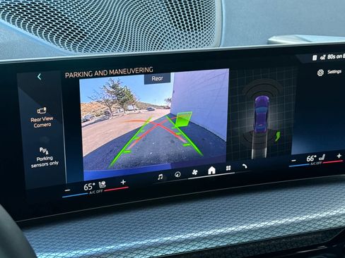 Used 2025 BMW 230i Coupe w/ M Sport Package image 20