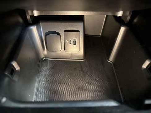 Certified 2025 Ford Explorer ST-Line image 24