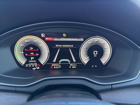 Used 2022 Audi Q5 e Premium w/ Convenience Package image 25