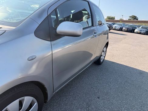 Used 2008 Toyota Yaris 2-Door Hatchback FWD image 16