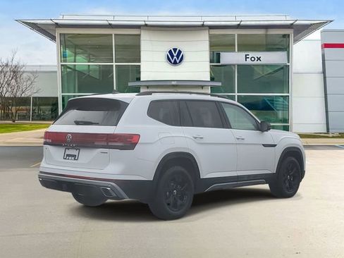 New 2026 Volkswagen Atlas Peak Edition image 4