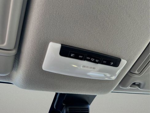 New 2025 Nissan Versa SV w/ Trunk Package image 30