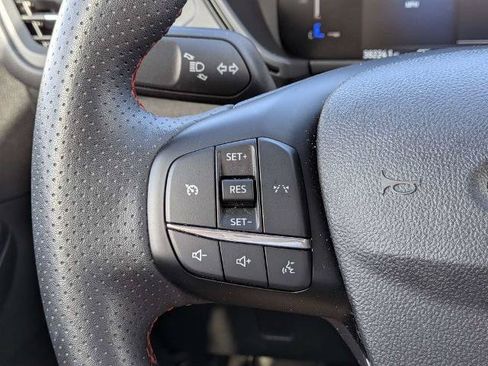Certified 2025 Ford Escape ST-Line Select AWD/4WD image 24