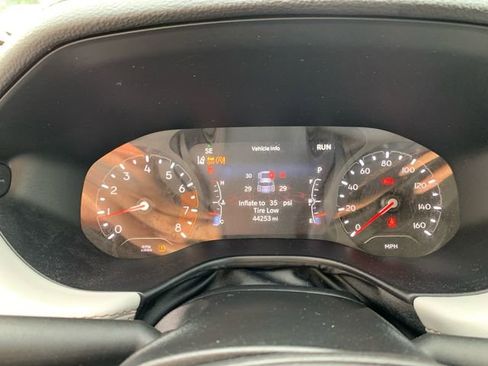 Used 2022 Jeep Compass Limited image 21