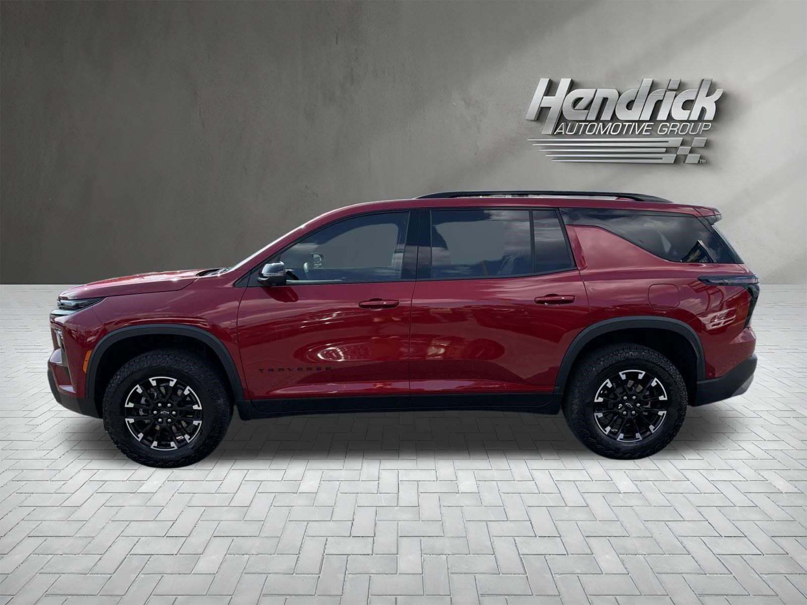 Used 2025 Chevrolet Traverse Z71 w/ Enhanced Driving Package AWD/4WD image 6