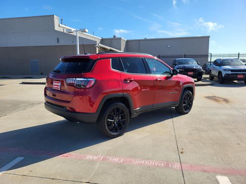 New 2026 Jeep Compass Latitude image 5