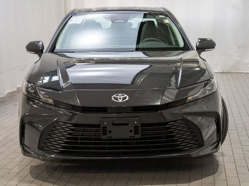 Used 2025 Toyota Camry LE image 2