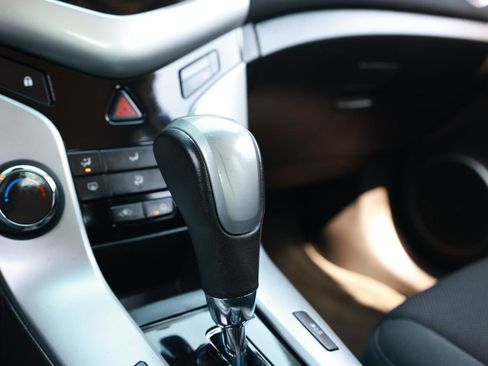 Used 2011 Chevrolet Cruze Eco image 37