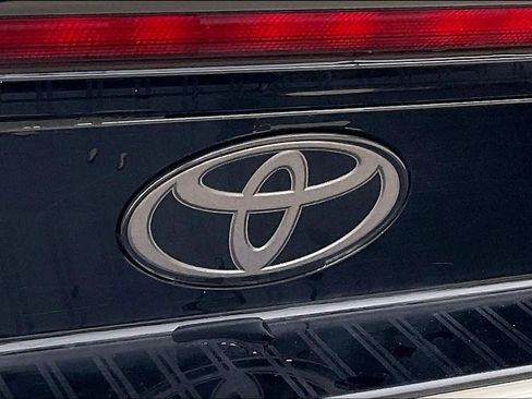 Certified 2025 Toyota Prius Plug-In Hybrid image 30