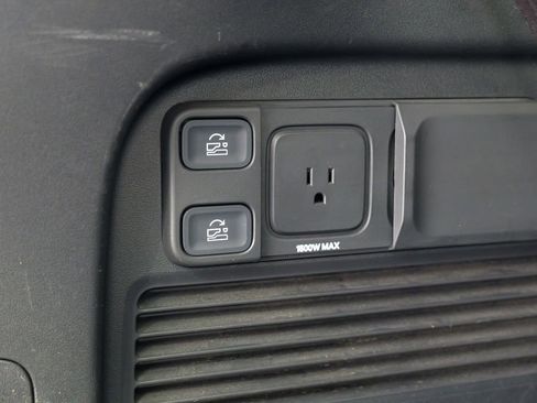 Used 2024 Rivian R1S Adventure image 52