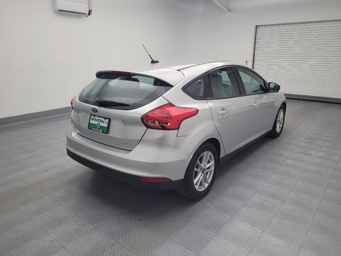 Used 2017 Ford Focus SE w/ Cold Weather Package FWD image 9