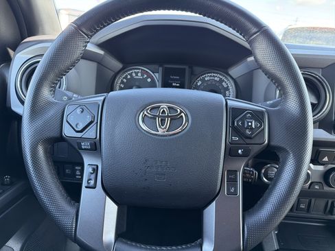Used 2023 Toyota Tacoma TRD Off-Road AWD/4WD image 16
