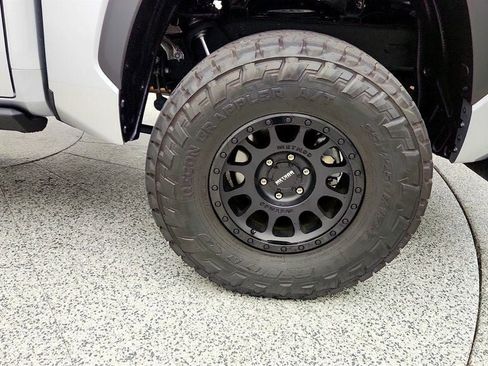 Used 2024 Toyota Tundra SR5 w/ SR5 Convenience Package AWD/4WD image 9