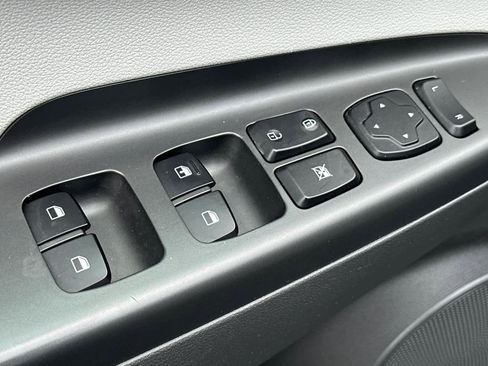 Used 2022 Hyundai Kona SEL image 13