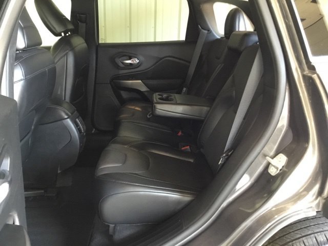Used 2019 Jeep Cherokee Limited AWD/4WD image 41