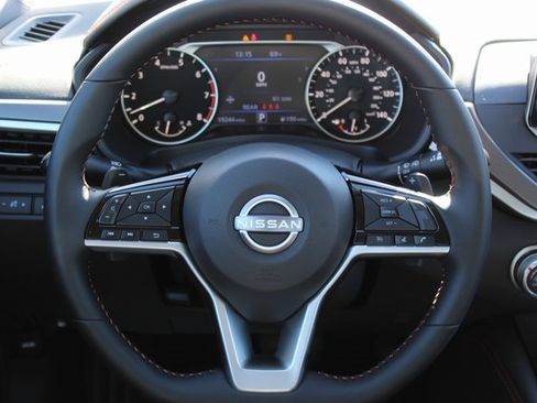 Used 2025 Nissan Altima 2.5 SR image 12