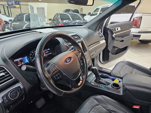 Used 2016 Ford Explorer Limited image 19