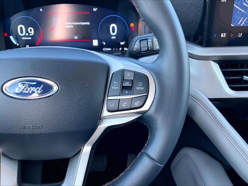 Used 2025 Ford Explorer Active w/ Active Comfort Package RWD image 24