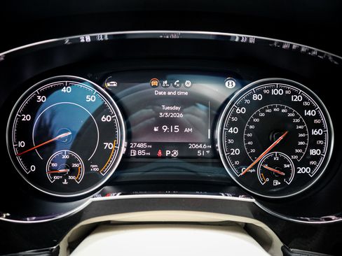 Used 2019 Bentley Bentayga image 21