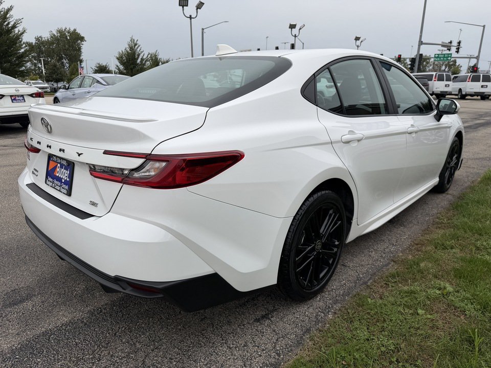Used 2025 Toyota Camry SE AWD/4WD image 6
