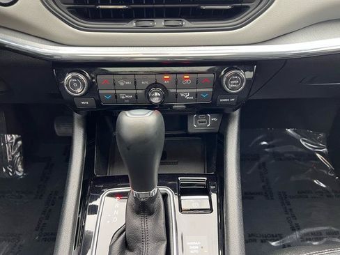 Used 2023 Jeep Compass Limited w/ Elite Group AWD/4WD image 19