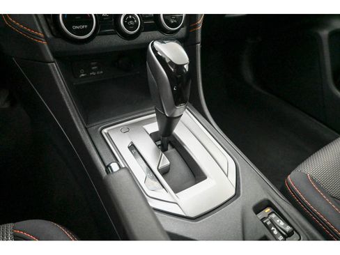 Used 2022 Subaru Crosstrek 2.0i Premium image 13