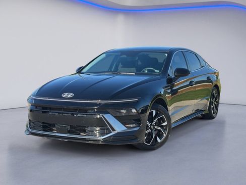 Used 2024 Hyundai Sonata SEL FWD image 2