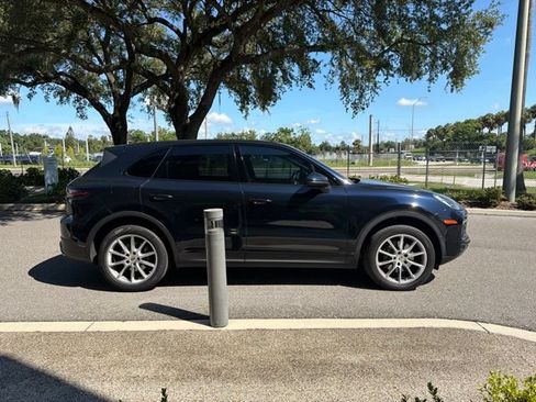 Used 2019 Porsche Cayenne AWD/4WD image 3
