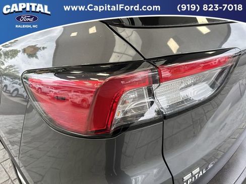 Certified 2022 Ford Escape SE w/ Convenience Package FWD image 15