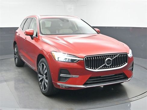 Used 2023 Volvo XC60 B5 Ultimate image 2