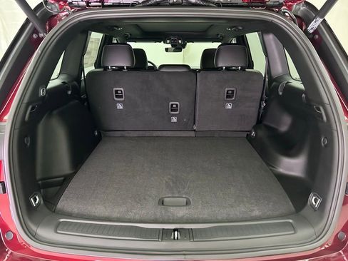 New 2025 Jeep Grand Cherokee Limited image 12