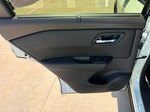 Used 2023 Nissan Rogue SV w/ SV Premium B Package AWD/4WD image 14