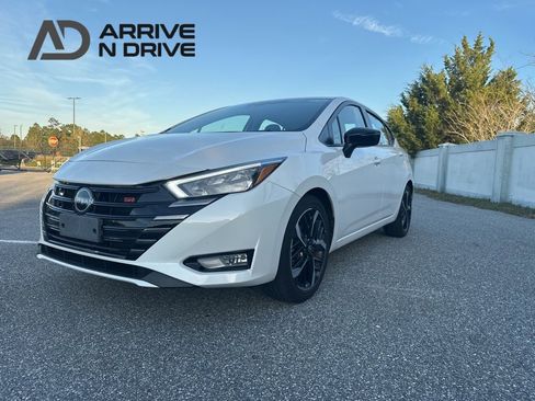 Used 2024 Nissan Versa SR image 1