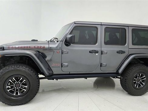 Used 2025 Jeep Wrangler Unlimited Rubicon image 3