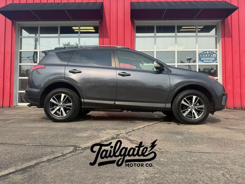 Used 2018 Toyota RAV4 XLE FWD image 1
