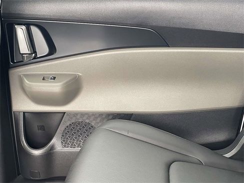 New 2026 Kia Carnival LXS image 24