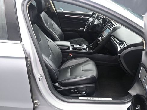 Used 2018 Ford Fusion Titanium AWD/4WD image 9