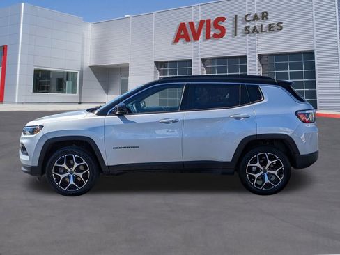 Used 2025 Jeep Compass Limited image 10