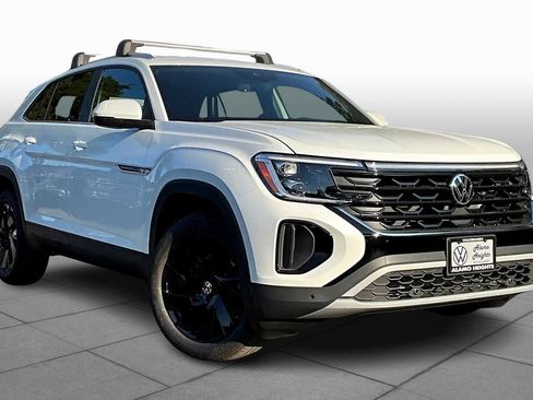 New 2026 Volkswagen Atlas Cross Sport SE FWD image 2