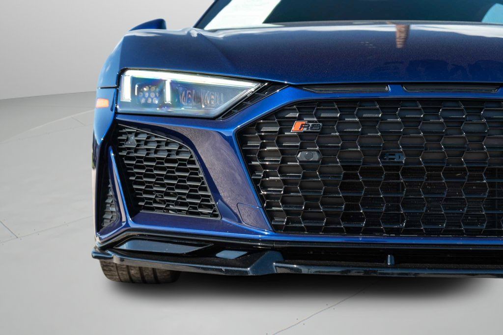 Used 2022 Audi R8 V10 performance w/ Sport Exhaust Package RWD image 3