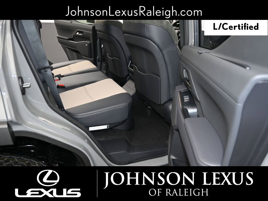 Used 2025 Lexus GX 550 AWD/4WD image 14