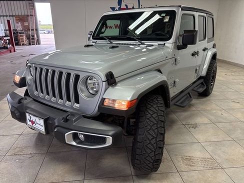 Used 2023 Jeep Wrangler Unlimited Sahara w/ Cold Weather Group AWD/4WD image 3