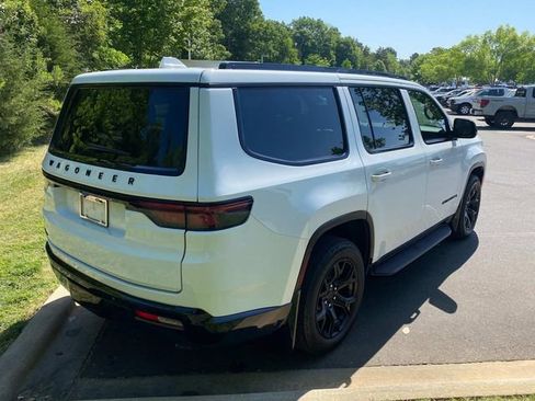 Used 2023 Jeep Wagoneer Series II AWD/4WD image 33
