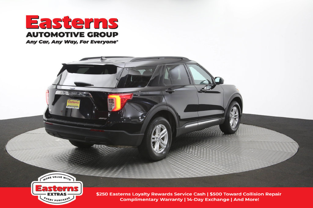Used 2023 Ford Explorer XLT AWD/4WD image 43