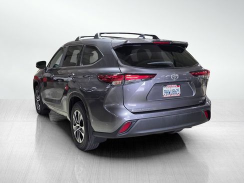 Used 2023 Toyota Highlander XLE FWD image 5