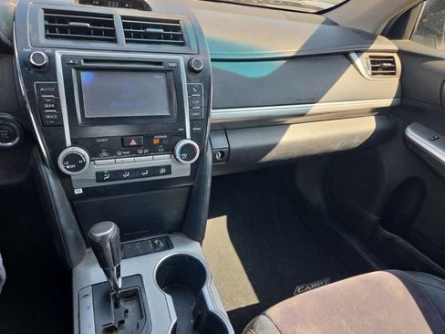 Used 2012 Toyota Camry SE w/ Leather Pkg FWD image 13