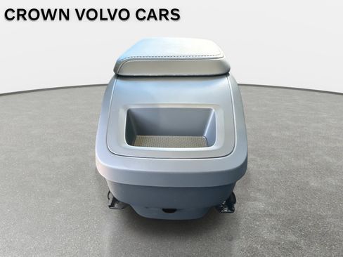 Certified 2025 Volvo XC60 B5 Core w/ Climate Package PRO image 13