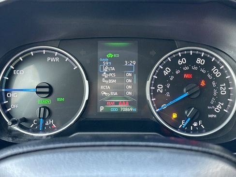 Used 2020 Toyota RAV4 LE image 25